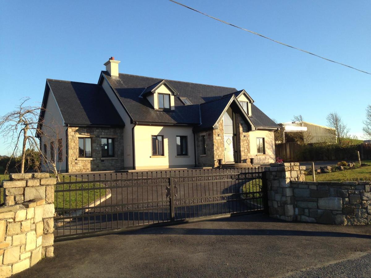 Railway View - Connemara Bed & Breakfast Recess Exterior photo