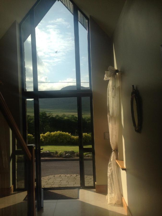 Railway View - Connemara Bed & Breakfast Recess Exterior photo